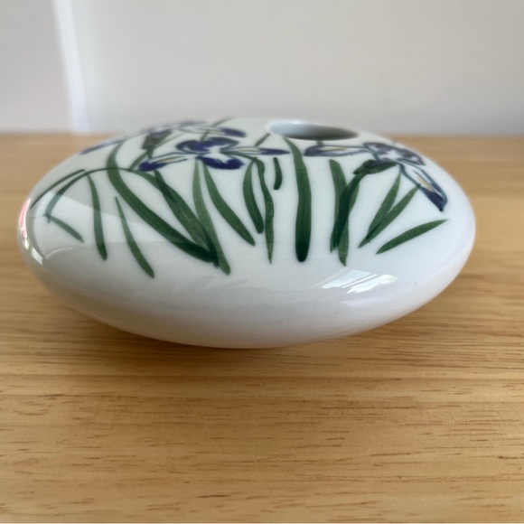 Georgetown Pottery Iris Ikebana Vase - Picture 2 of 3